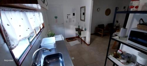 Η κουζίνα ή μικρή κουζίνα στο -Departamento céntrico de 1 dormitorio