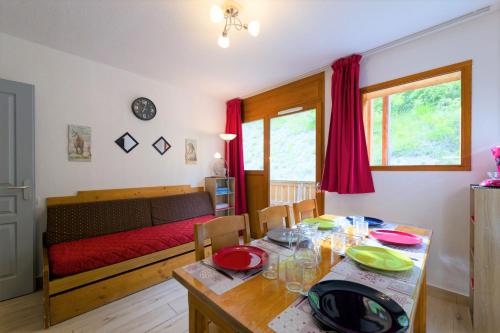 Au bon endroit N1 - Appartement 2 pièces 7 personnes - proche pistes - coeur station - balcon