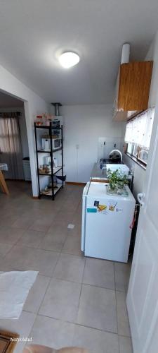 Η κουζίνα ή μικρή κουζίνα στο -Departamento céntrico de 1 dormitorio