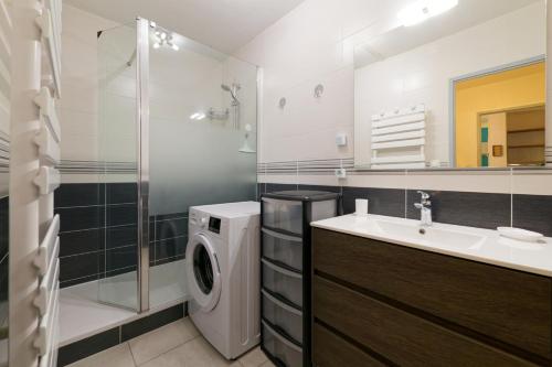 Ένα μπάνιο στο Au bon endroit N2 - Appartement 2 pièces 7 personnes - proche pistes - Belle vue