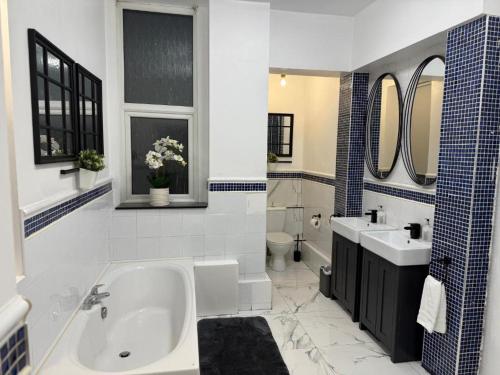 Koupelna v ubytování Luxury Double Liverpool City Centre Penthouses 8 Guests