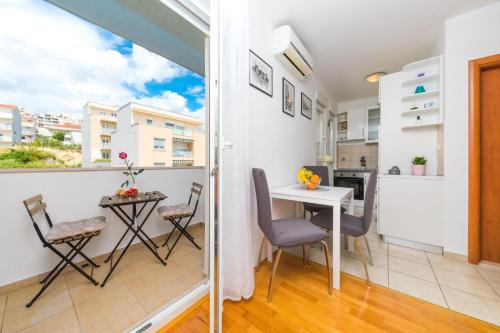 Close to Znjan beach spacious studio with balcony