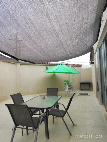 Terrasse ou espace extérieur de l'établissement Villa acogedora en urb cerca del Malecon Salinas