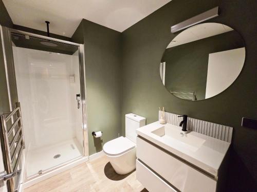 Ένα μπάνιο στο Central Lower Hutt 2BR Stay