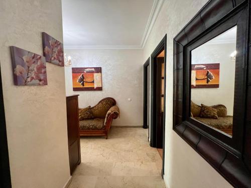 Un lugar para sentarse en Luxury central Apartment Casablanca - 2 Mars, City Center