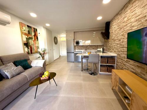 Η κουζίνα ή μικρή κουζίνα στο Cozy seaside apartment 107-9 in Orlando