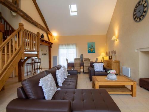 Maison spacieuse avec jardin clos et Wifi à Saint-Germain-et-Mons - FR-1-616-63