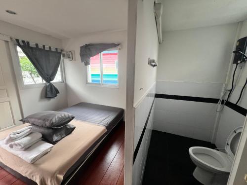 Koupelna v ubytování Se'sun Amphawa