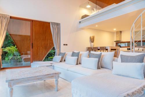 Ruang duduk di Seaview Boho Bliss Villa