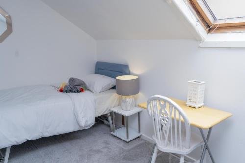 Postel nebo postele na pokoji v ubytování Spacious house near Westleigh Township, 4 Bed Room, Wifi, Private Parking