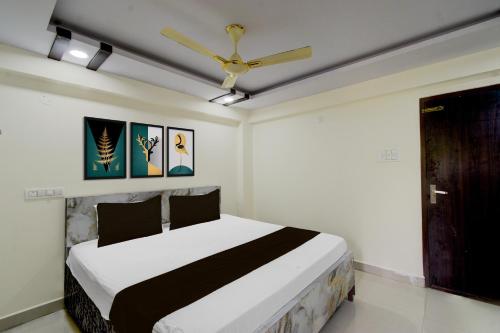 Gallery image of SPOT ON Jhansi Hotel & Family Restaurants Luxury Rooms in Hyderabad