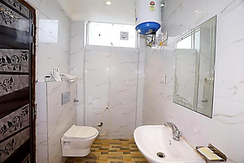 Bagno di Hotel Ashok Palace Agra I 200m From Taj Mahal