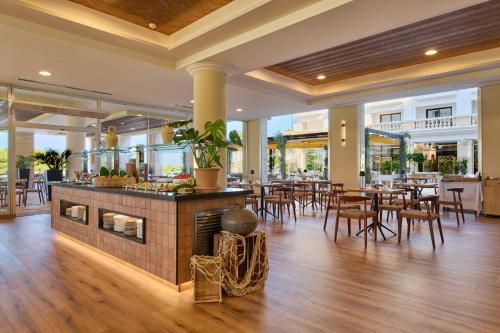 Restaurace v ubytování Sarena de Muro Resort Mallorca, part of Destination by Hyatt