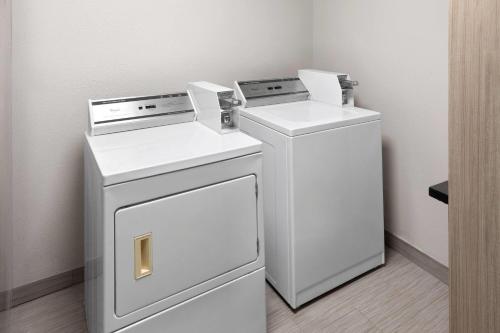Φωτογραφία από το άλμπουμ του Days Inn & Suites by Wyndham Sam Houston Tollway στο Χιούστον