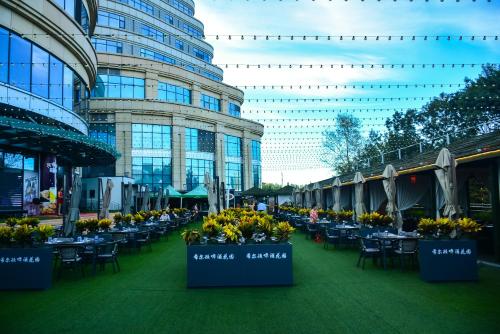 Taman di luar Hilton Urumqi
