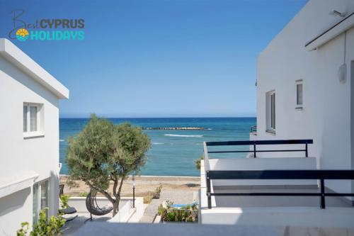 Sea Front Luxury Apartment