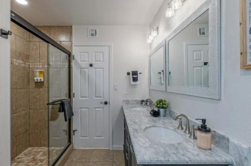 Ένα μπάνιο στο Rooms at the Cactus Blossom- Scottsdale