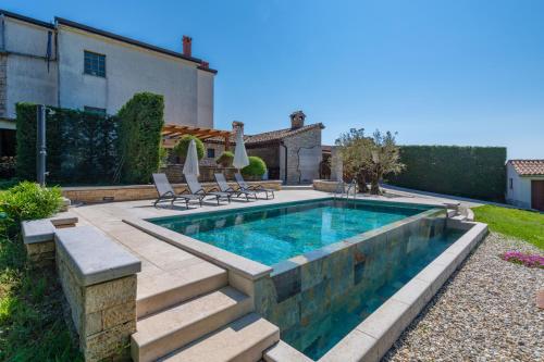 Villa Krajcar, rustic simplicity hugged by nature