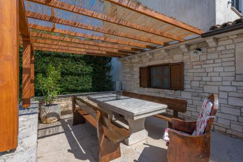 Gambar di galeri bagi Villa Krajcar, rustic simplicity hugged by nature di Prkačini