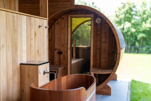 Foto Wellness Villas with sauna, outdoor bath and shower, Parc Maasresidence Thorn 1