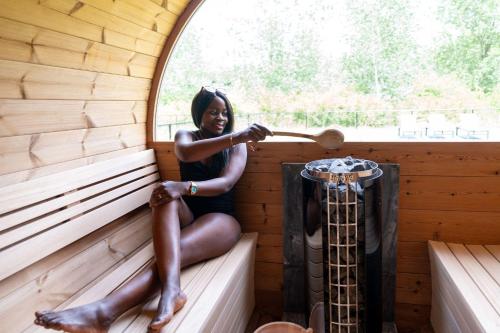 Foto Wellness Villas with sauna, outdoor bath and shower, Parc Maasresidence Thorn 3