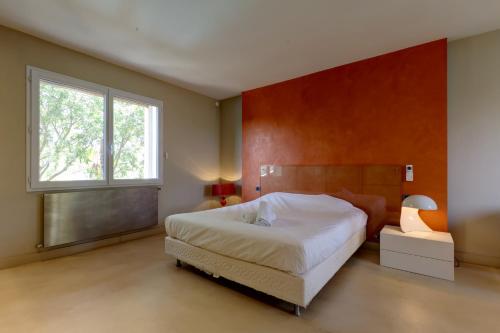 Postel nebo postele na pokoji v ubytování 114- Villa Harmonia, 4Chambres, Piscine, Clim
