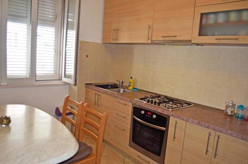 Kuhinja ili čajna kuhinja u objektu Apartment Rimac