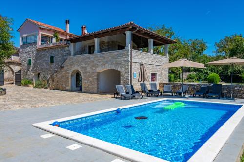 Villa Lastavica pod Ruzon, two beautiful villas in the heart of Istria