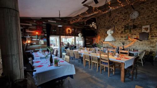 Restaurace v ubytování Chambre table d'hotes 2 à la ferme