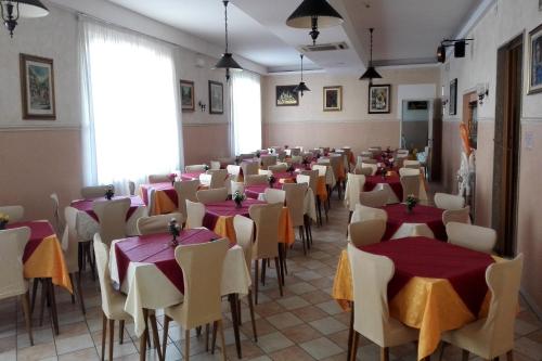 Restaurace v ubytování Hotel Carol