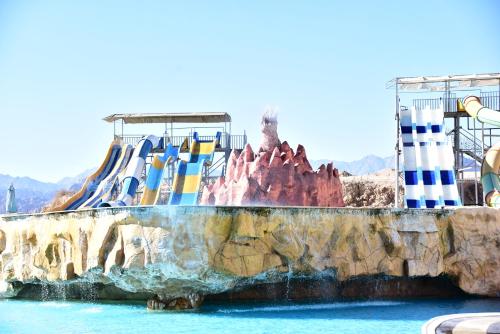 a water slide at a water park at Hollywood Aqua Park Sharm El-Sheikh in Sharm El Sheikh