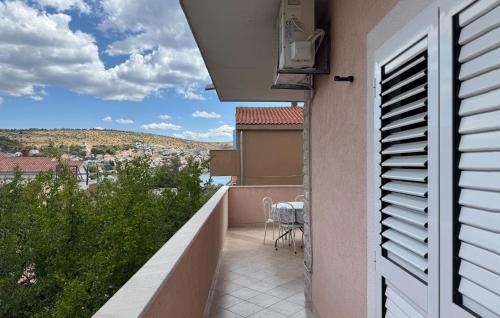 Gorgeous Apartment In Okrug Gornji With Wifi