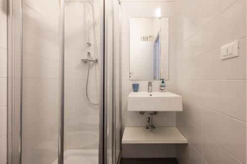 Et badeværelse på IseoLakeRental - Palazzo Cinquecento