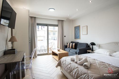 Kleoniki's Boutique apartment By Homebrain