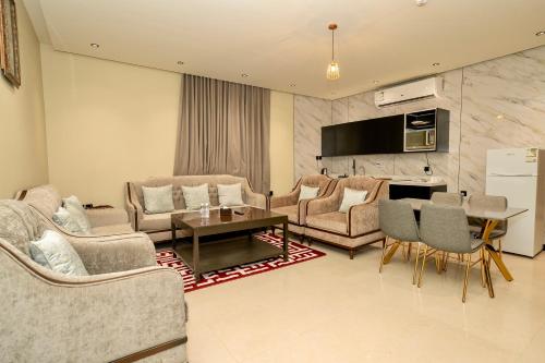 Galeriebild der Unterkunft تاج المنيرة للشقق المخدومة in Dammam