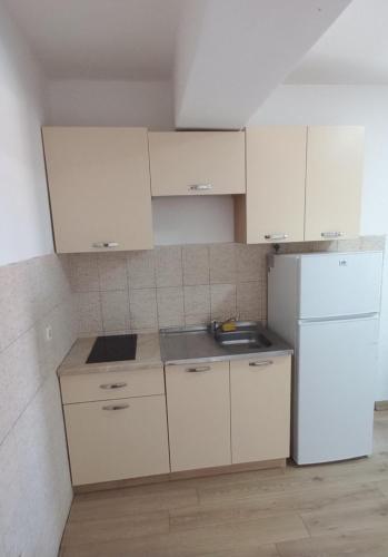 Kuhinja ili čajna kuhinja u objektu Dea Apartment