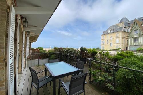House with sea view in the Hypercentre