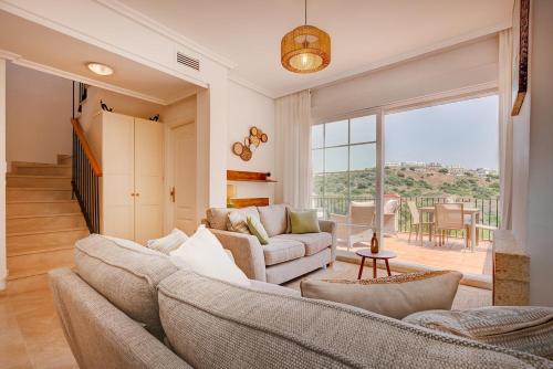 Sunrise Hill Penthouse in Casares