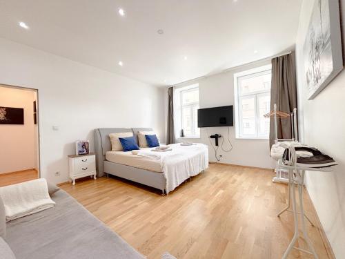 3 Bedrooms, near Hauptbahnhof, 8 People, Kitchen