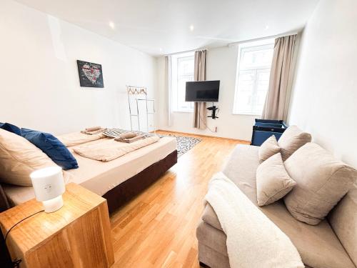 3 Bedrooms, near Hauptbahnhof, 8 People, Kitchen