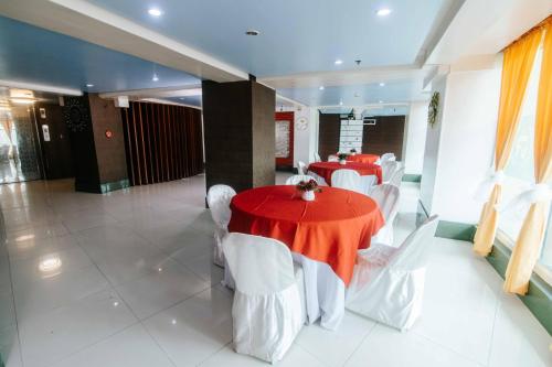 Χώρος καθιστικού στο Villa Rosita Hotel Naga City by RedDoorz
