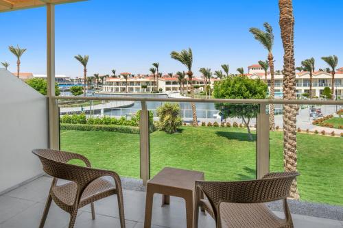 Pickalbatros Dana Beach Resort - Aqua Park — Pool view