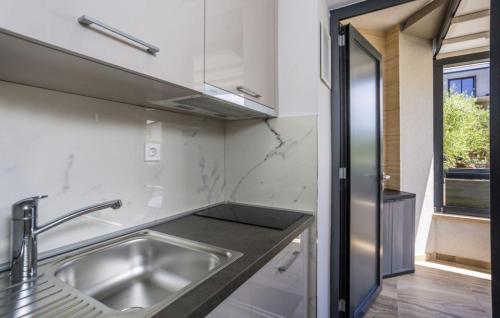 Køkken eller tekøkken på Studio Apartment Estate 3 - Krk by Villas Guide