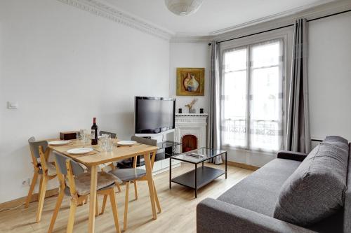 121 - 4 Personnes Jeux Olympiques Stade de France