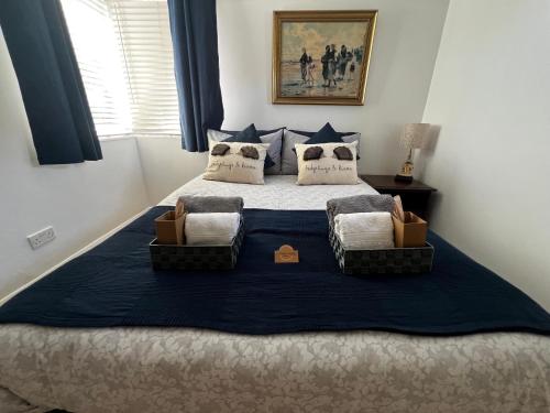 Gallery image of Hedgehog House - Cosy Bungalow in Appledram