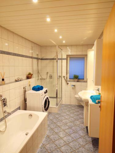 Koupelna v ubytování Ferienwohnung Neubert im Taubertal