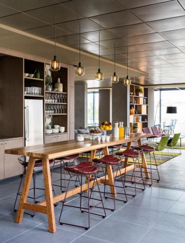 Фотография из галереи OKKO Hotels Paris Rueil-Malmaison в городе Рюэй-Мальмезон