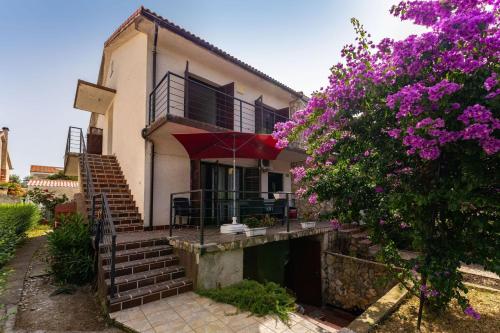 Drazen Charming Three Bedroom Apartment
