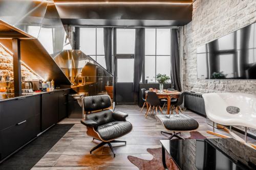 Duplex with Jacuzzi l 15 min from Montmartre