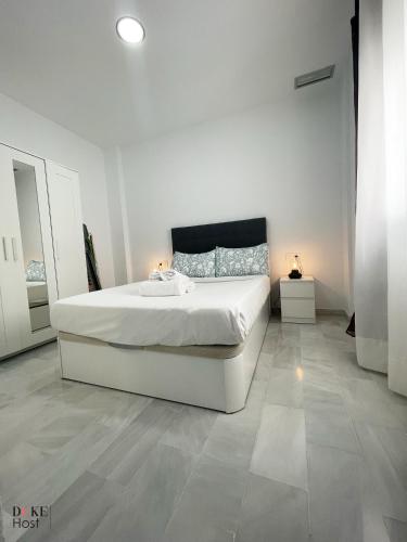 Divina Enfermera Apartments